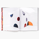 Книга по искусству Yayoi Kusama: I Spend Each Day Embracing Flowers варинант исполнения - 5 | Loft Concept в Саратове