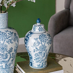 Ваза с крышкой и голубым цветочным рисунком на белом фоне Blue & White Ornament варинант исполнения - 4 | Loft Concept в Саратове