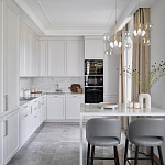 Подвесной светильник со стеклянными плафоном в виде шара и золотыми деталями & Coombes варинант исполнения - 4 | Loft Concept в Саратове