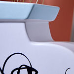 Ваза плоская белая с абстрактными черными линиями в форме лиц Faces of Imagination варинант исполнения - 5 | Loft Concept в Саратове