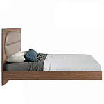 Кровать двуспальная с высоким изголовьем из дерева и подушек из экокожи Modern Look варинант исполнения - 2 | Loft Concept в Саратове