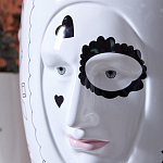 Ваза с декоративными лицами и графическими элементами в виде сердец и символов Faces of Imagination варинант исполнения - 6 | Loft Concept в Саратове