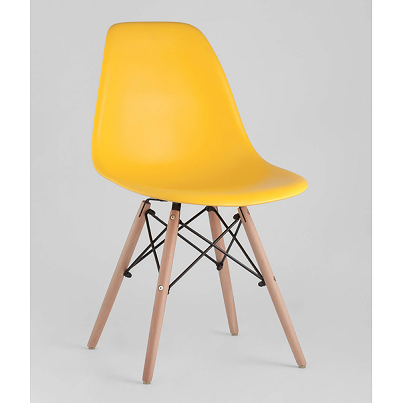 Пластиковый стул на ножках из массива бука Eames Yellow Желтый Древесина в Саратове | Loft Concept 