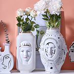 Ваза с декоративными лицами и графическими элементами в виде сердец и символов Faces of Imagination варинант исполнения - 2 | Loft Concept в Саратове
