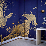 Обои ручная роспись в стиле Арт-деко Whistler Peacocks Colourway SC-100 on Empire Blue dyed silk варинант исполнения - 2 | Loft Concept в Саратове