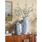 Ваза фарфоровая с узким горлышком и синими цветочными мотивами Independence варинант исполнения - 6 | Loft Concept в Саратове