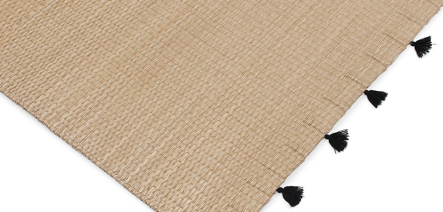 Ковер с помпонами Wicker Carpet Ковер с помпонами Wicker Carpet - Loft-Concept в Саратове
