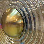 Бра с круглым рифленым плафоном янтарного цвета Savio Glass Disc Light варинант исполнения - 1 | Loft Concept в Саратове