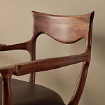 Кушетка с деревянным каркасом и сиденьем из коричневой натуральной кожи Moon Walnut Furniture варинант исполнения - 3 | Loft Concept в Саратове