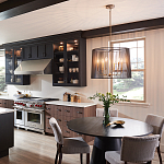 Люстра цвета латунь с 6-ю лампами свечами внутри цилиндрического абажура из черных металлических реек Kichler варинант исполнения - 8 | Loft Concept в Саратове