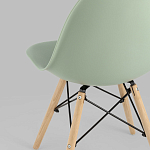 Пластиковый стул на ножках из массива бука Eames Mint варинант исполнения - 6 | Loft Concept в Саратове