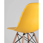 Пластиковый стул на ножках из массива бука Eames Yellow варинант исполнения - 3 | Loft Concept в Саратове