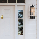 Настенный фонарь цилиндрической формы с рифленым стеклом в золотом каркасе на черном прямоугольном основании Eurofase варинант исполнения - 7 | Loft Concept в Саратове