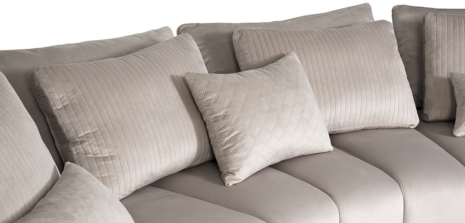 Диван Brody Grande cream sofa Диван Brody Grande cream sofa - Loft-Concept в Саратове