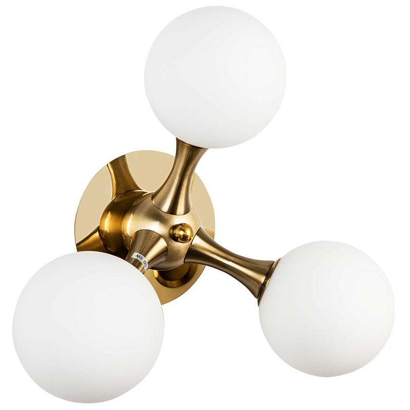 Бра с 3-мя плафонами из стеклянных шаров Pearls Suspension Brass Wall Lamp Латунь Белое матовое стекло Бра с 3-мя плафонами из стеклянных шаров Pearls Suspension Brass Wall Lamp Латунь Белое матовое стекло в Саратове | Loft Concept