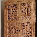 Этнический шкаф с орнаментом резьба из дерева Indian Antique Furniture варинант исполнения - 1 | Loft Concept в Саратове